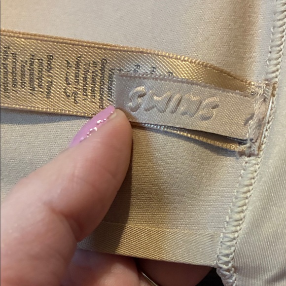 SKIMS Nude Triangle Bra - Picture 2 of 7